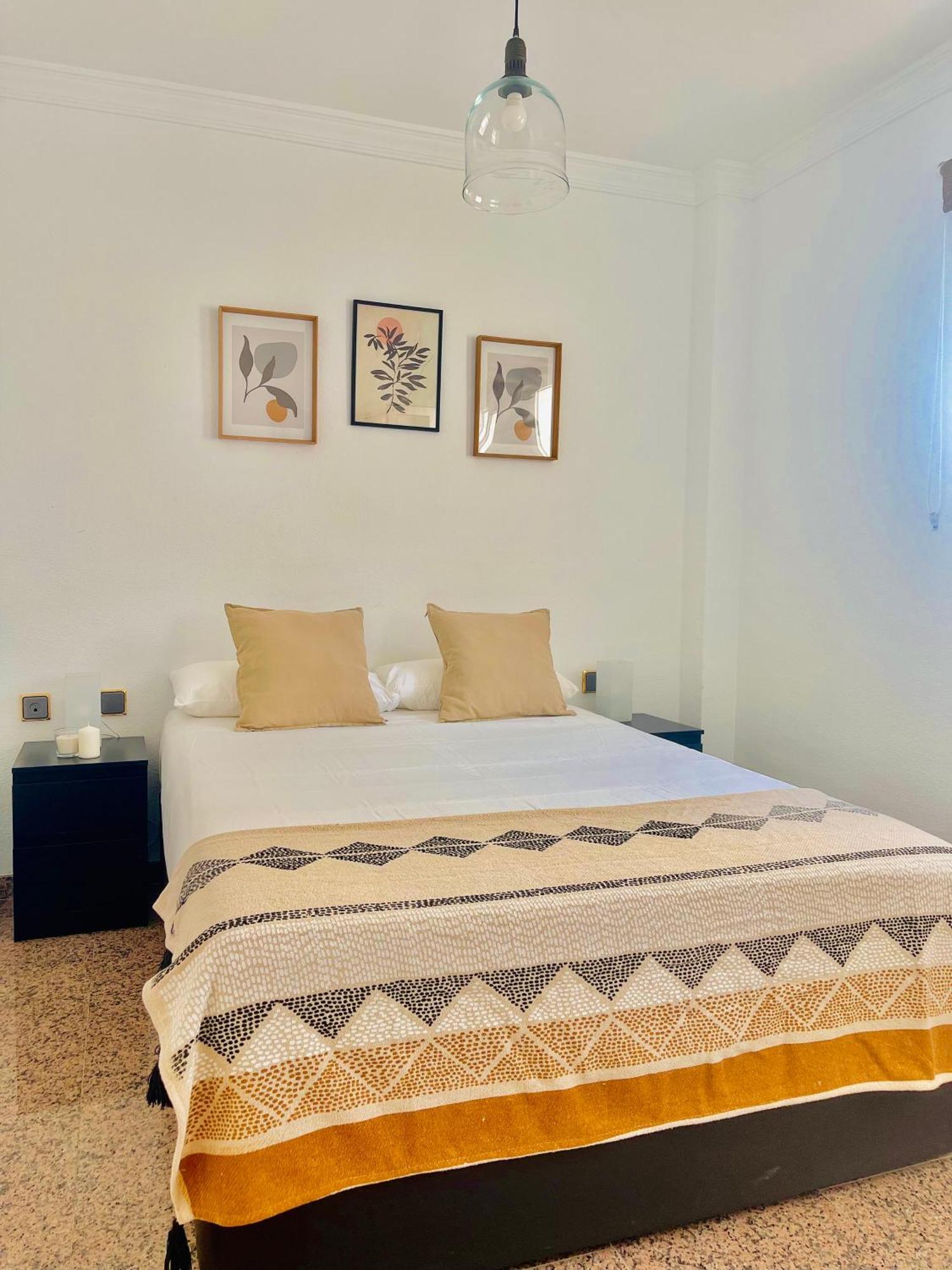 Encantadora Habitacion Privada Cerca Del Mar Malaga Exterior photo